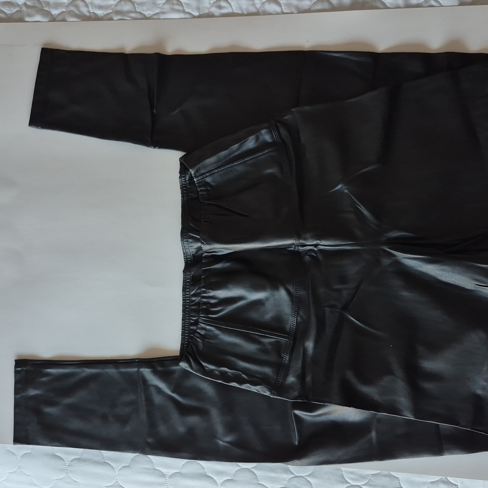 Wilfred Free By Aritzia Daria Black Vegan Leather Leggings Size Small - Picture 2 of 7